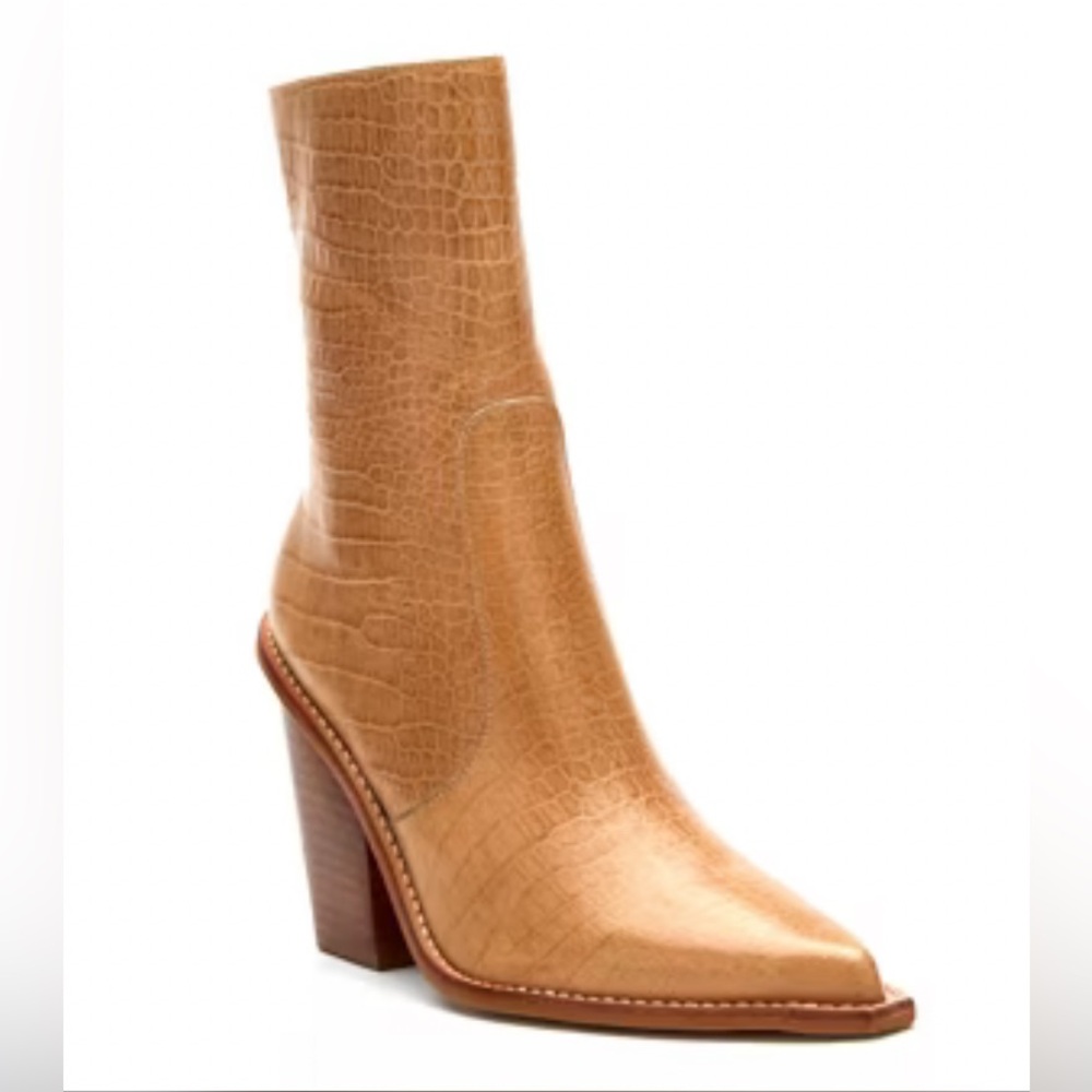 Matisse Camille Bootie in Tan Croc Embossed Leather Size 8M Western 4” Heel